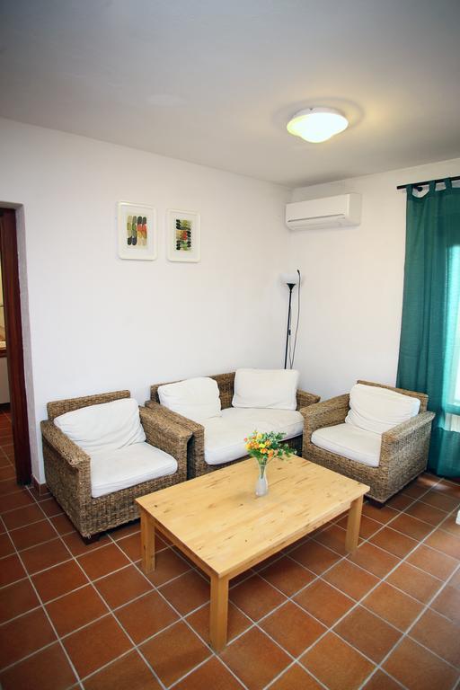 Appartamenti Ideal Isola Rossa Exterior photo